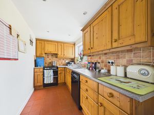 kitchen- click for photo gallery
